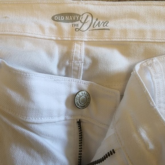 Old Navy White skinny jeans - Picture 3 of 4